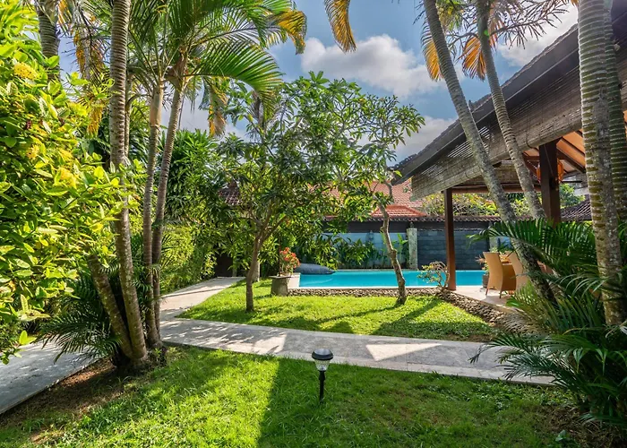 Tropical Matahari - 500sqm Private Garden Retreat With Large Pool! 乌鲁瓦图
