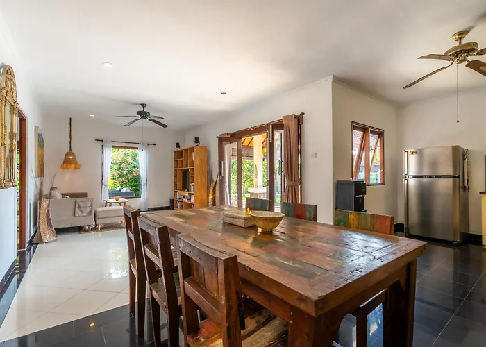 别墅 Tropical Matahari - 500sqm Private Garden Retreat With Large Pool! 乌鲁瓦图