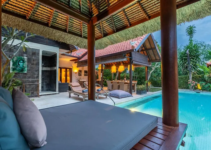 Tropical Matahari - 500sqm Private Garden Retreat With Large Pool! 乌鲁瓦图